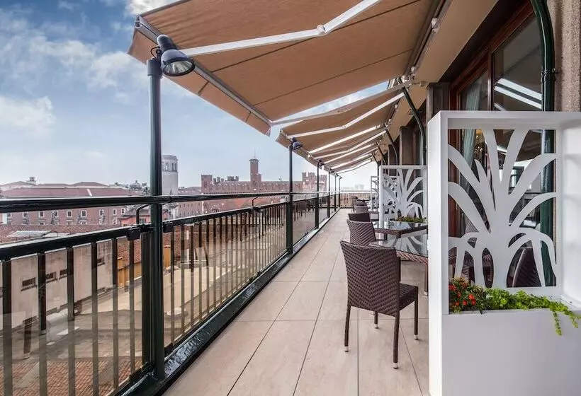 هتل Grande Albergo Roma