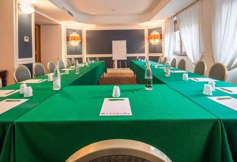 هتل Grande Albergo Roma