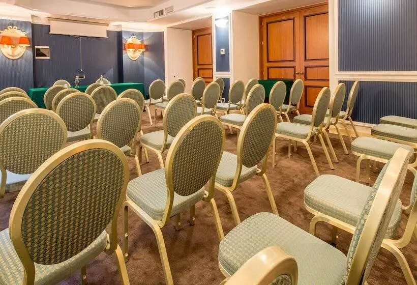 هتل Grande Albergo Roma