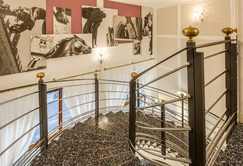 هتل Grande Albergo Roma