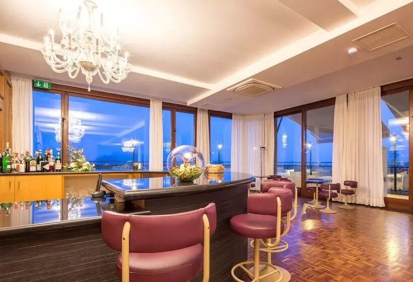 هتل Grande Albergo Roma