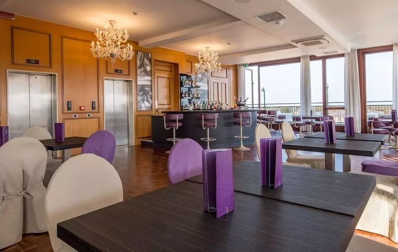 هتل Grande Albergo Roma