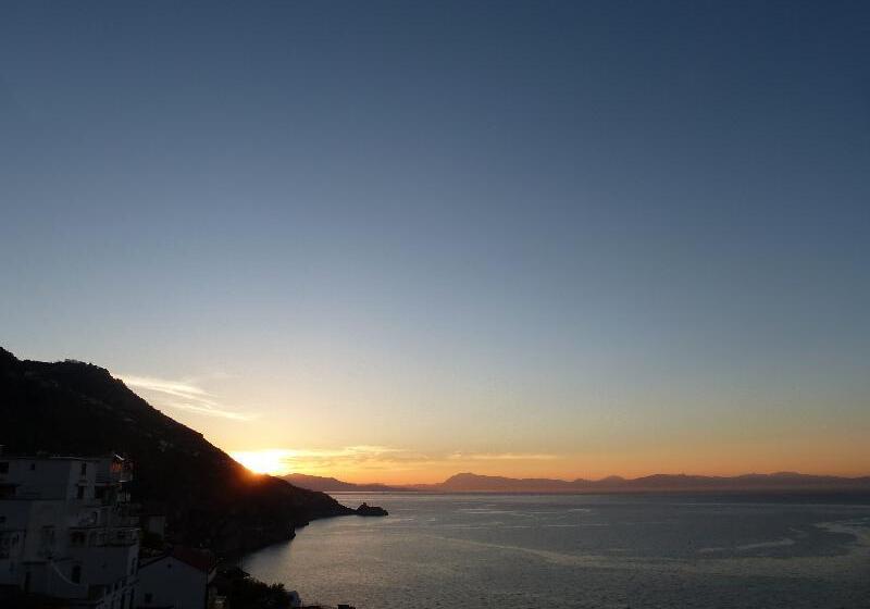 בית מלון כפרי Holiday