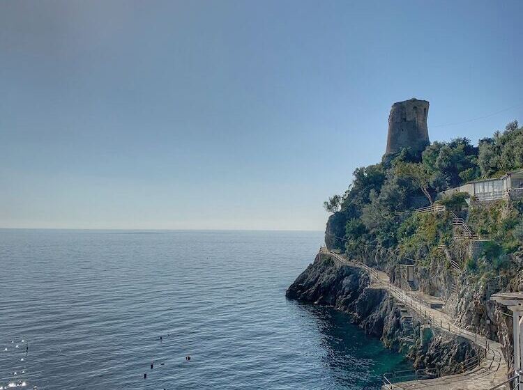 בית מלון כפרי Holiday