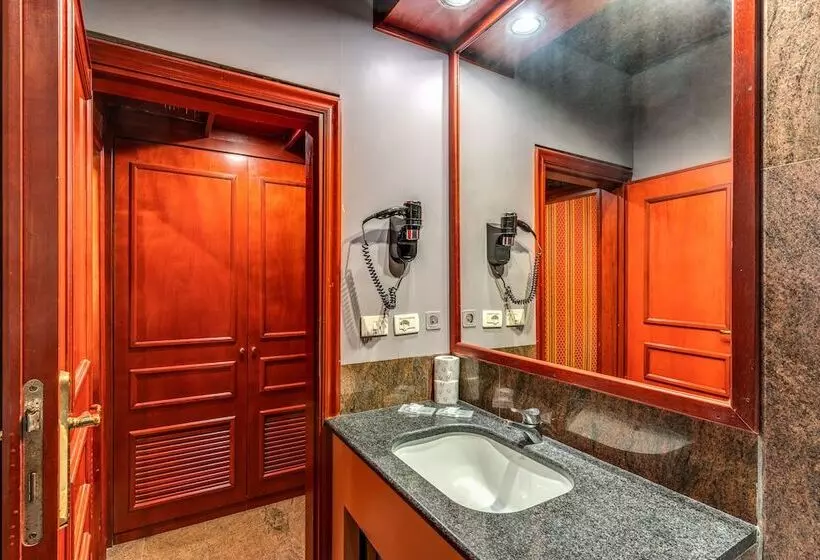 בית מלון כפרי Madison