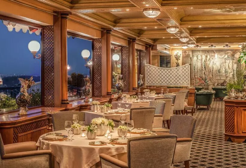 בית מלון כפרי Rome Cavalieri A Waldorf Astoria