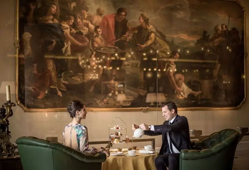 בית מלון כפרי Rome Cavalieri A Waldorf Astoria