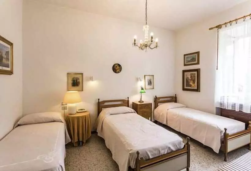 ホテル Albergo La Felicina   Mugello