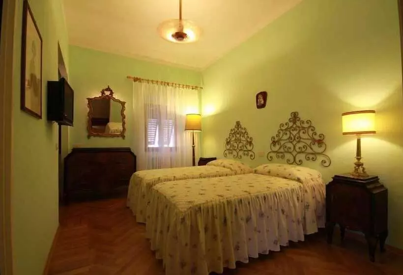 ホテル Albergo La Felicina   Mugello