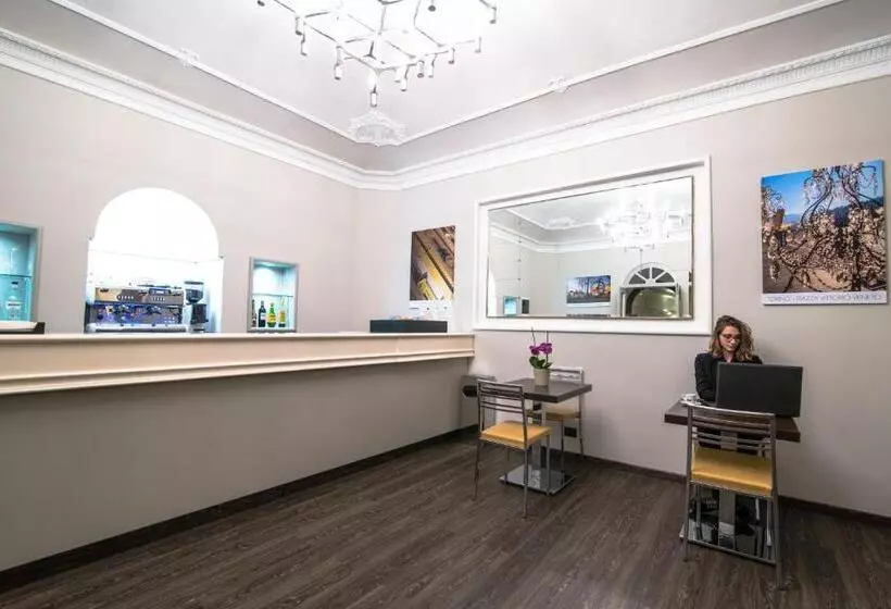 Green Class Hotel Astoria