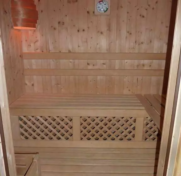 ホテル B&b La Montanara