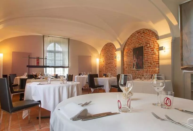 Отель Castello Di Santa Vittoria