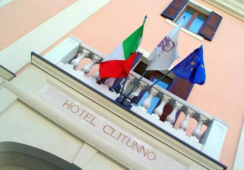 ホテル Clitunno