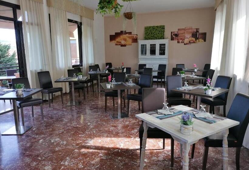 בית מלון כפרי Eden