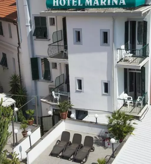 فندق Marina