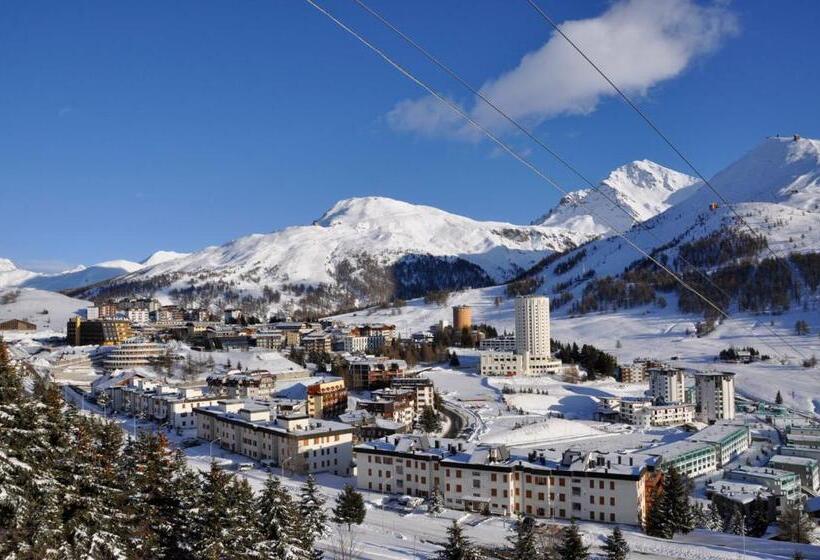هتل Savoy Sestriere