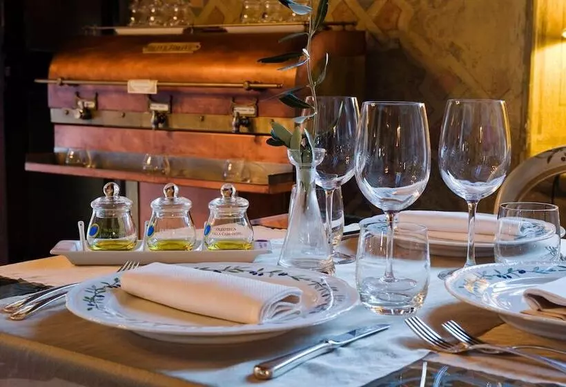 فندق Villa Campestri Olive Oil Resort