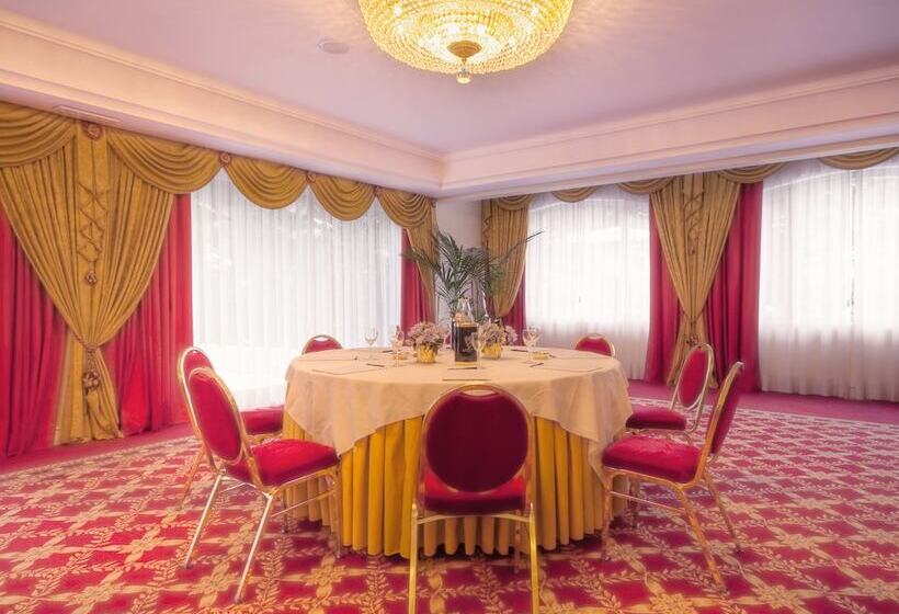 فندق Villa E Palazzo Aminta