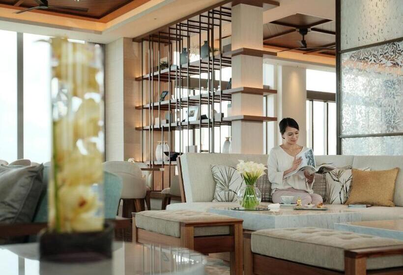 هتل Ana Intercontinental Manza Beach Resort, An Ihg