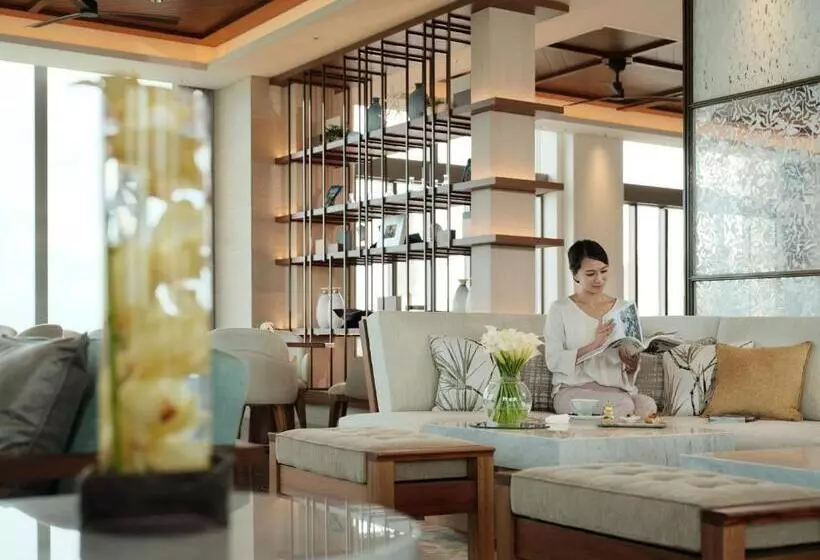 Hotel Ana Intercontinental Manza Beach Resort, An Ihg