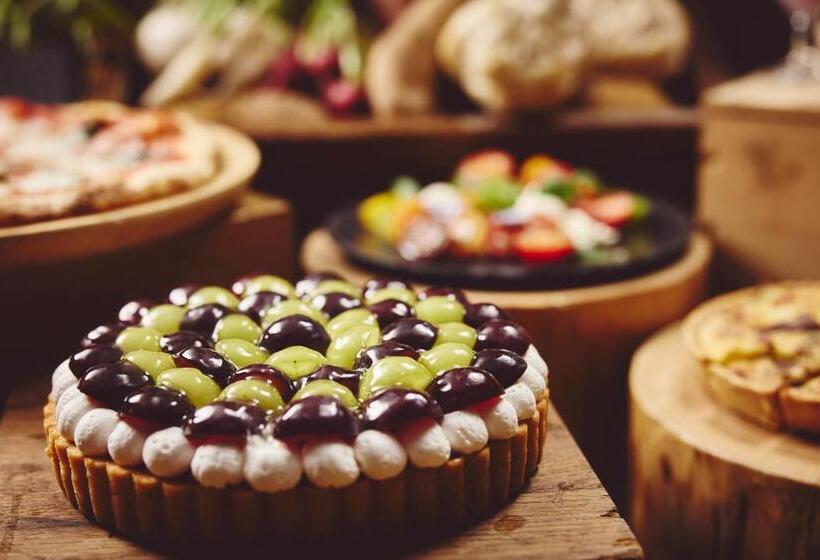 هتل Ana Intercontinental Manza Beach Resort, An Ihg