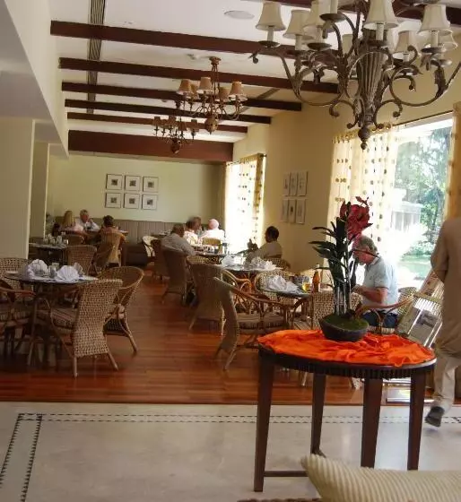 ホテル The Ashhok Hassan