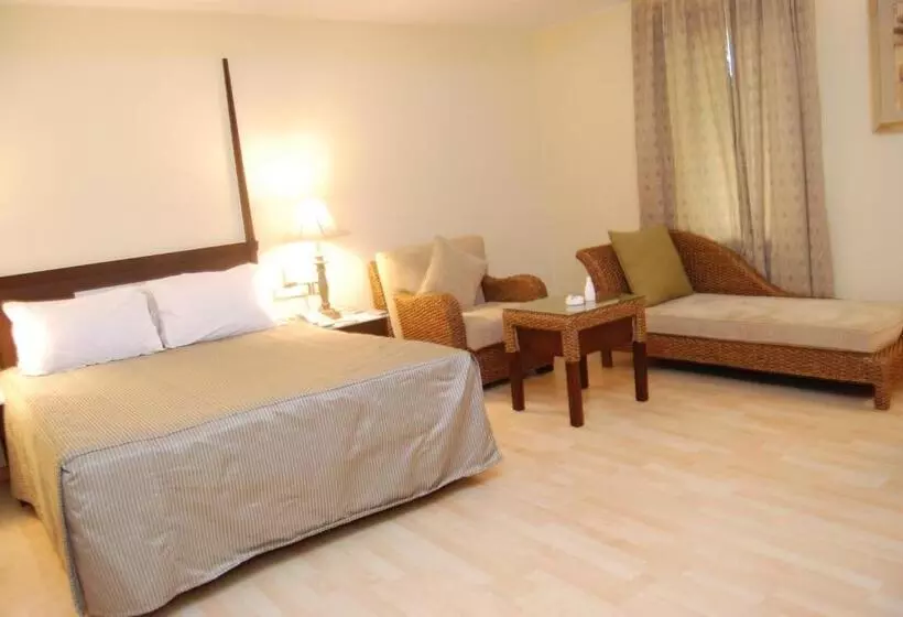 ホテル The Ashhok Hassan