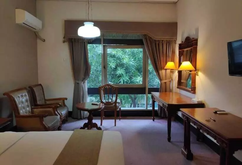 בית מלון כפרי New Grand Park