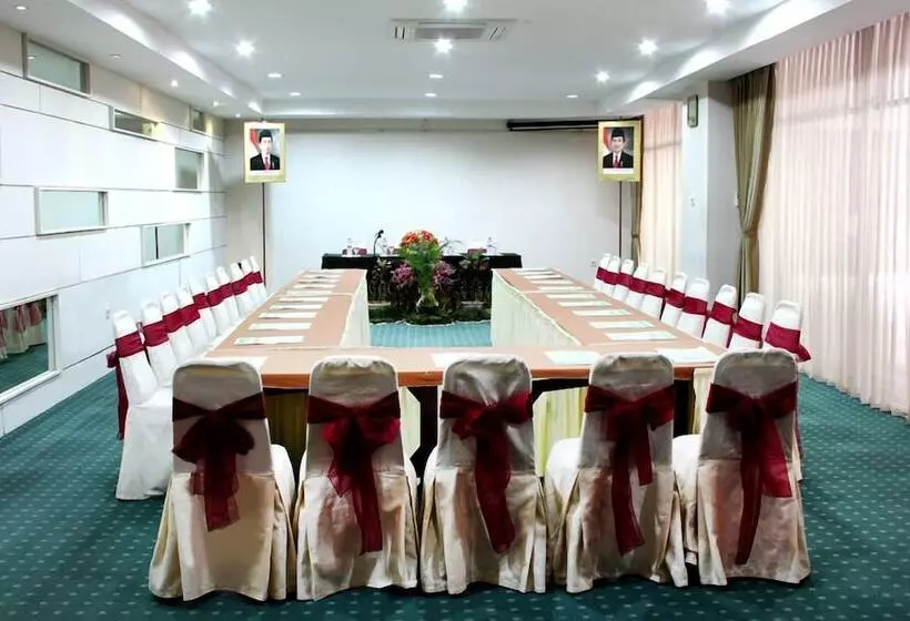 בית מלון כפרי New Grand Park