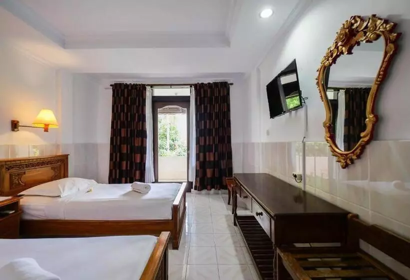 Palm Beach Hotel Bali