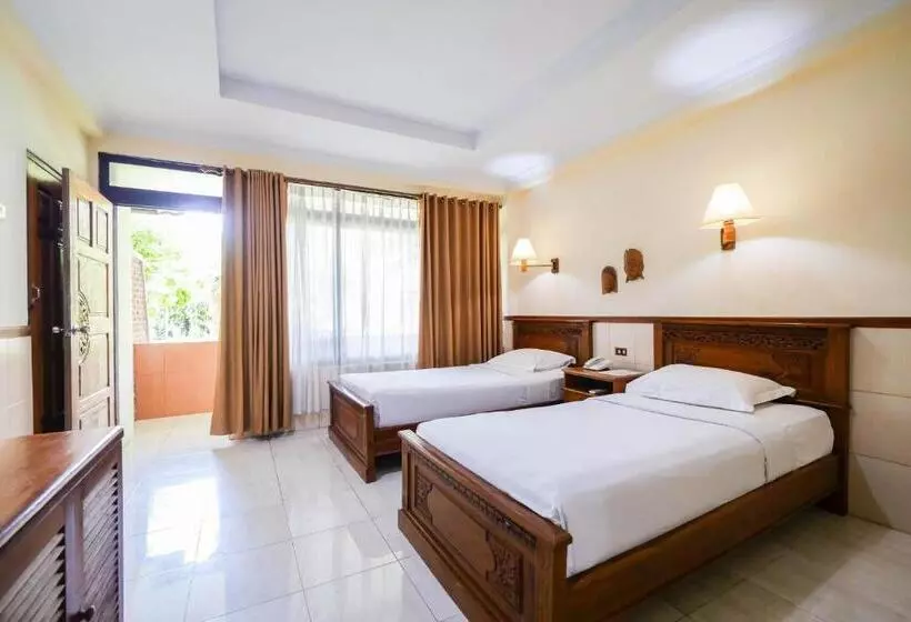 Palm Beach Hotel Bali