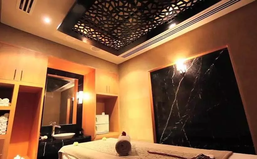 Radisson Blu Marina Hotel Connaught Place