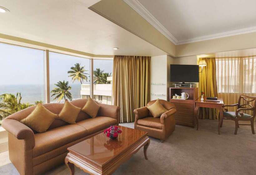 فندق Ramada Plaza By Wyndham Palm Grove
