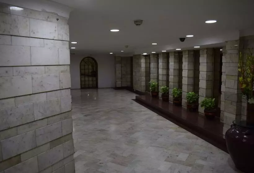 Отель Samrat New Delhi