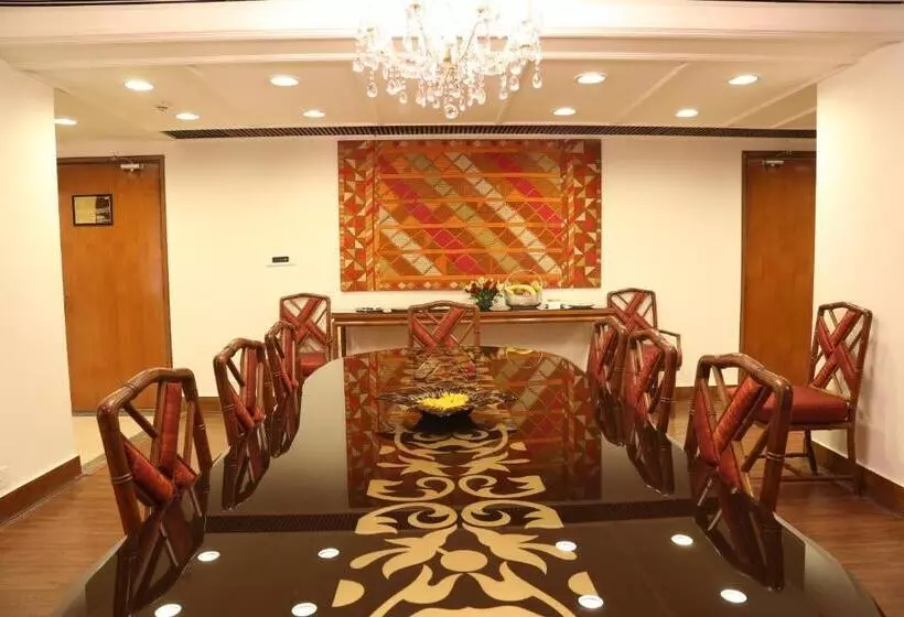 호텔 The Ashok, New Delhi