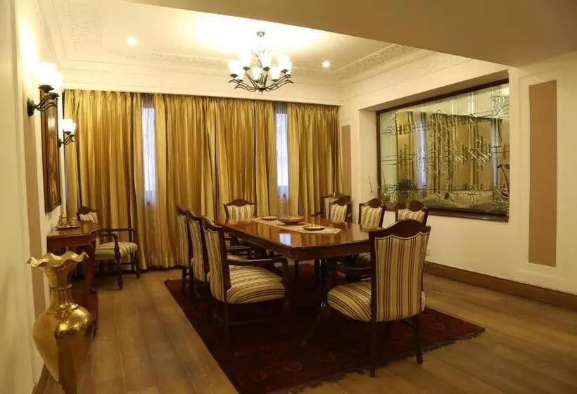 호텔 The Ashok, New Delhi