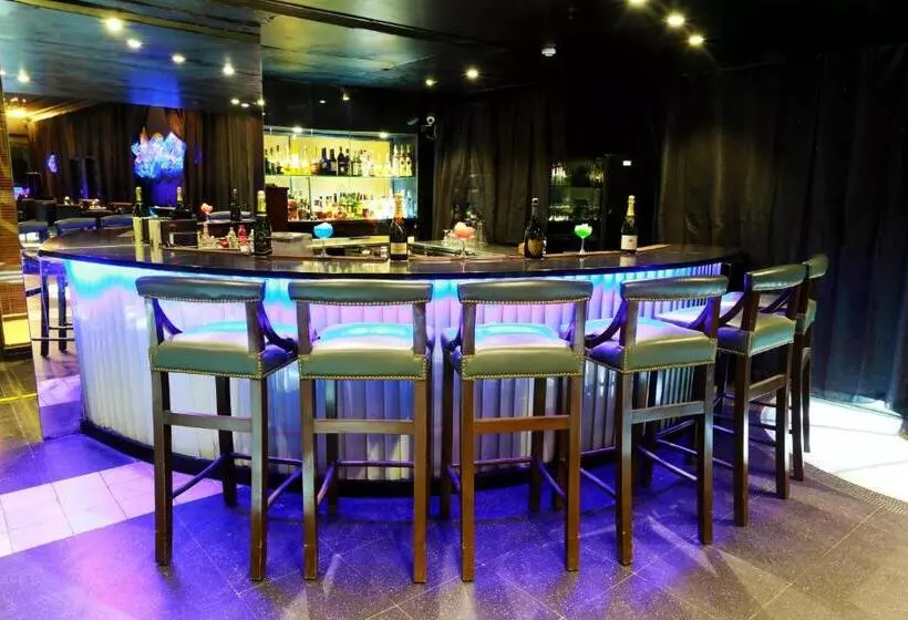 호텔 The Ashok, New Delhi