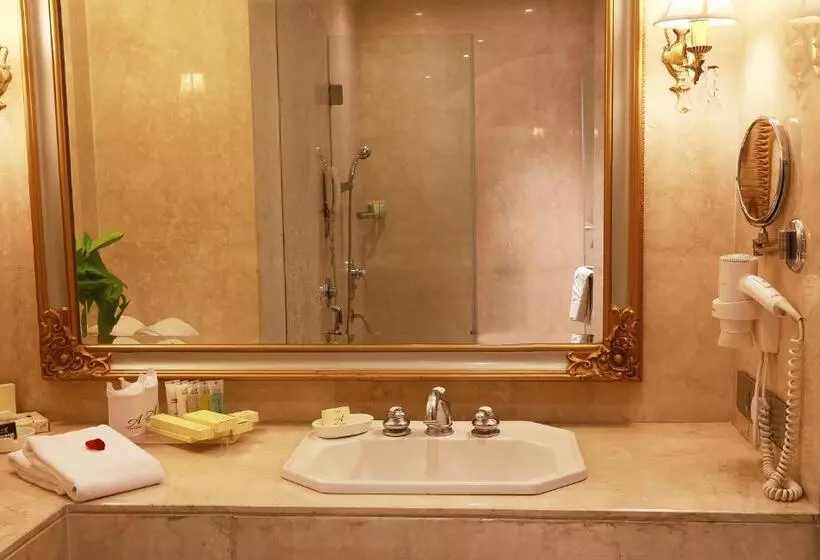 호텔 The Ashok, New Delhi