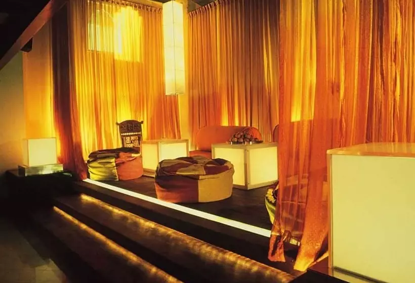 هتل The Park Kolkata