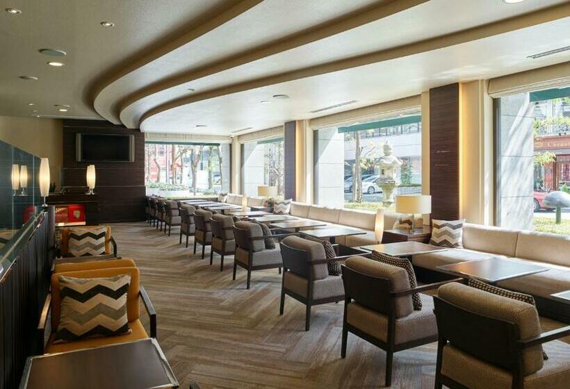 בית מלון כפרי Mitsui Garden Osaka Yodoyabashi