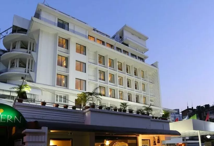 فندق The International