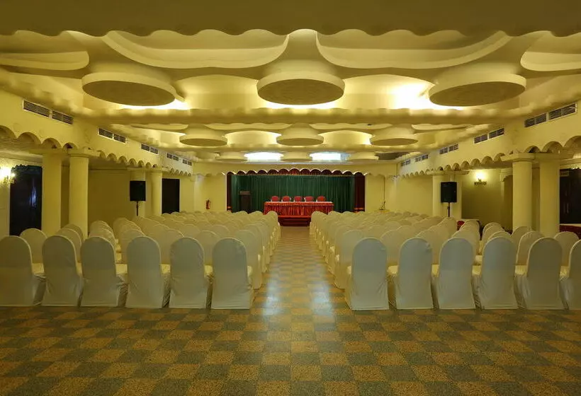 فندق The International