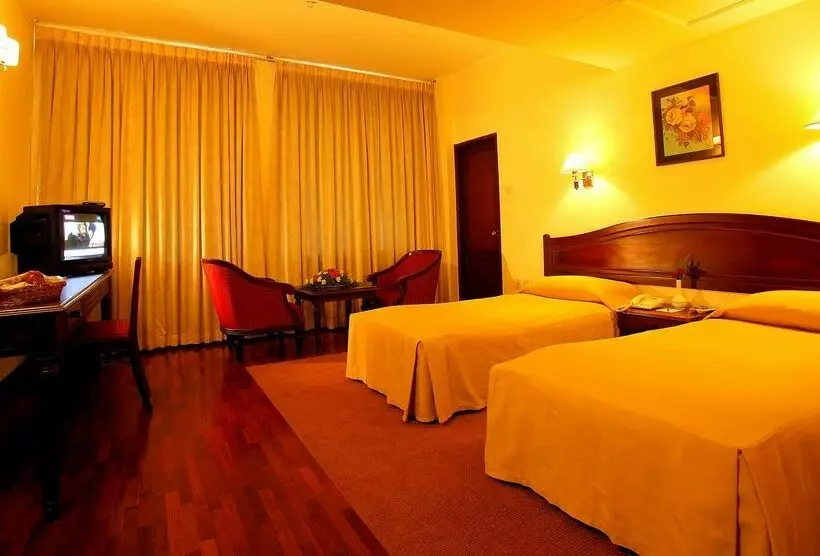 فندق The International