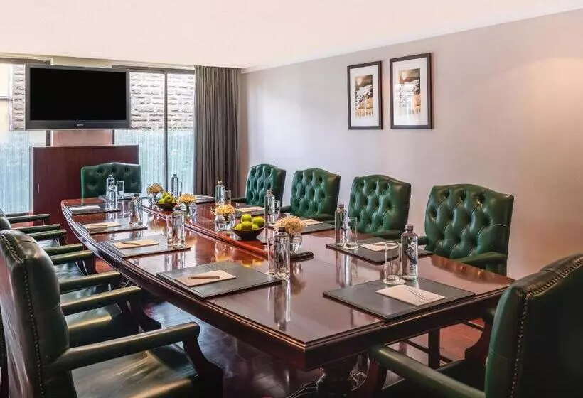 هتل Fairmont The Norfolk