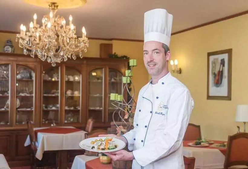 هتل Hostellerie Val Fleuri