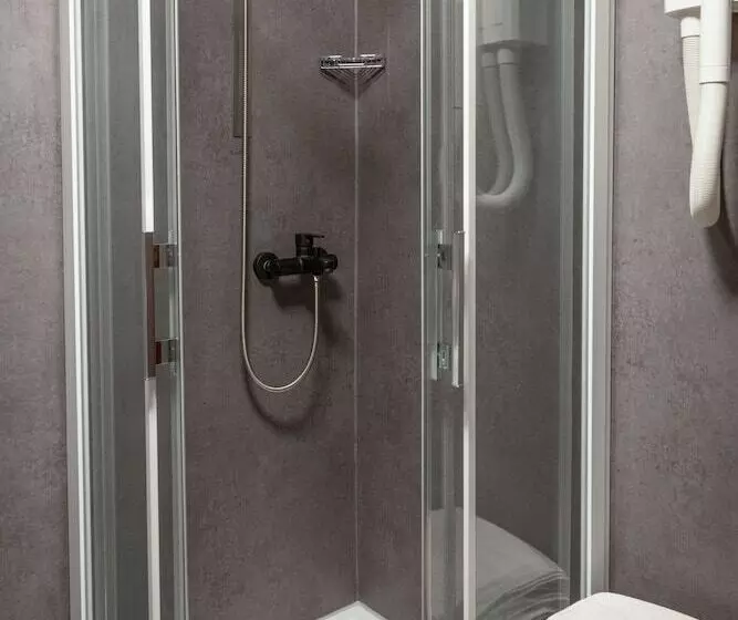 هتل Hostellerie Val Fleuri