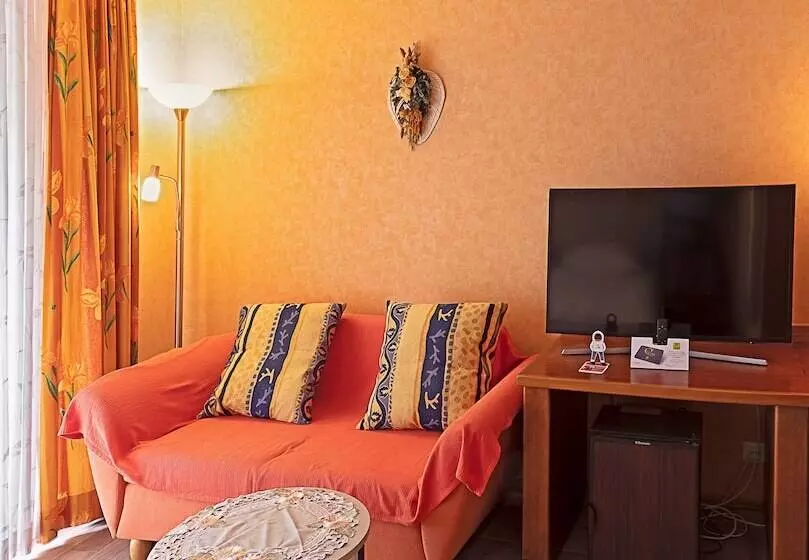 هتل Hostellerie Val Fleuri