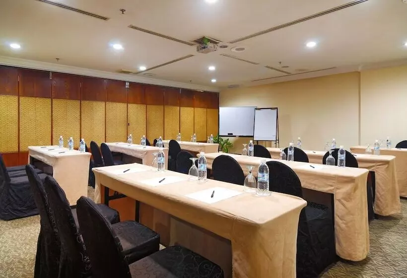 Hotelli Shangri La Kota Kinabalu