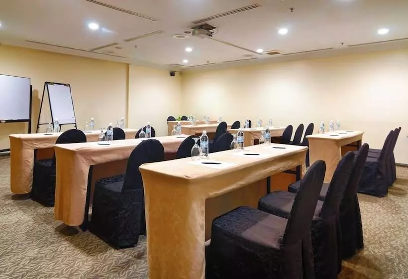 Hotelli Shangri La Kota Kinabalu