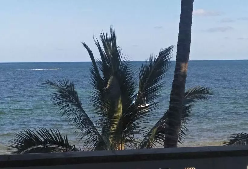 Travellers Beach Hotel & Club